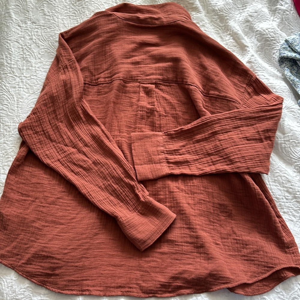 A&F button up top - Picture 3 of 3